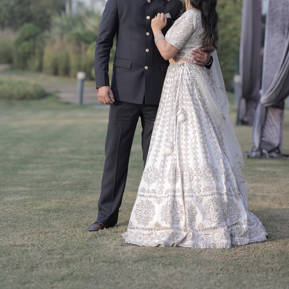 Indian Lengha outfit for sale!! My Engagement outfit!! - Picture 3 of 8